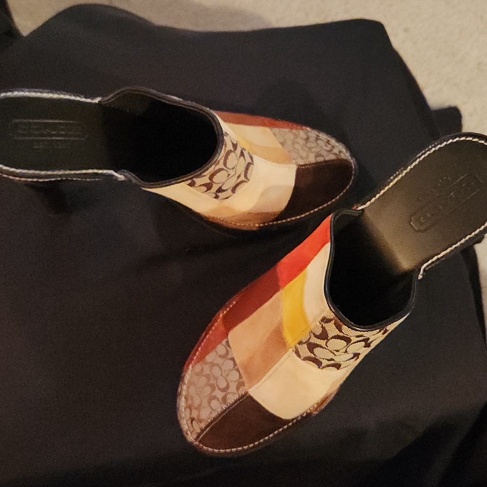 Logo Slides